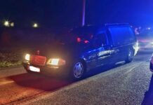 La policía interviene en una carrera ilegal en la que participaba un coche fúnebre Carrera ilegal coche fúnebre