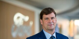 El CEO de Ford lleva seis meses conduciendo un Xiaomi y no quiere renunciar a él ceo-ford-xiaomi