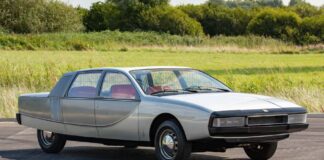 A subasta el único NSU Ro 80 2 Porte + 2 del mundo NSU Ro 80 2 Porte + 2