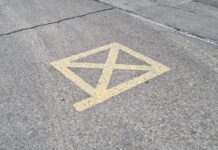 Atención a esta nueva señal amarilla pintada sobre el asfalto, porque conocer su significado puede ser de vital importancia nueva-senal-amarilla