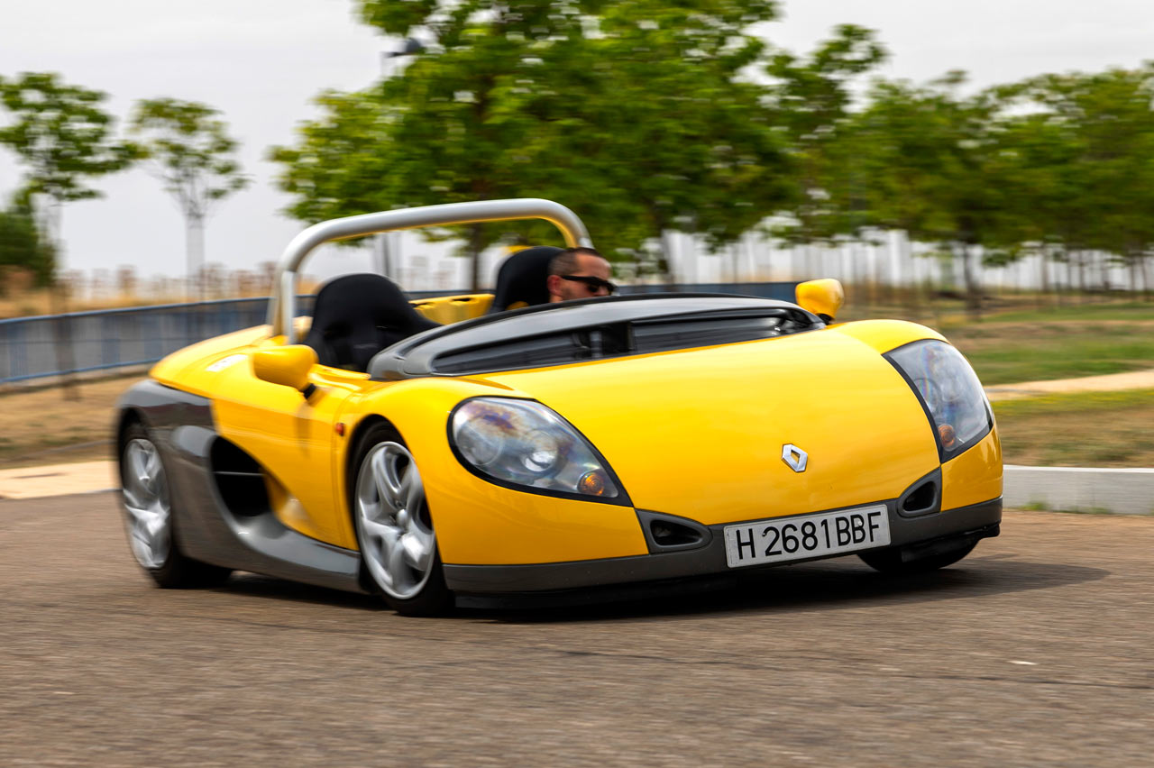 prueba-curva-renault-spider.jpg