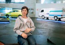 El robot humanoide “Andrea” te recibe esta semana en el Museo Mercedes-Benz robot-humanoide-andrea