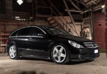 A subasta este raro monovolumen con motor V8 de más de 500 CV subasta-mercedes-r63-AMG-monovolumen