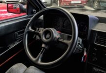 El único SEAT que equipaba un volante Porsche unico-seat-volante-porsche