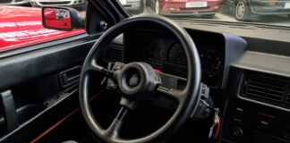 El único SEAT que equipaba un volante Porsche unico-seat-volante-porsche