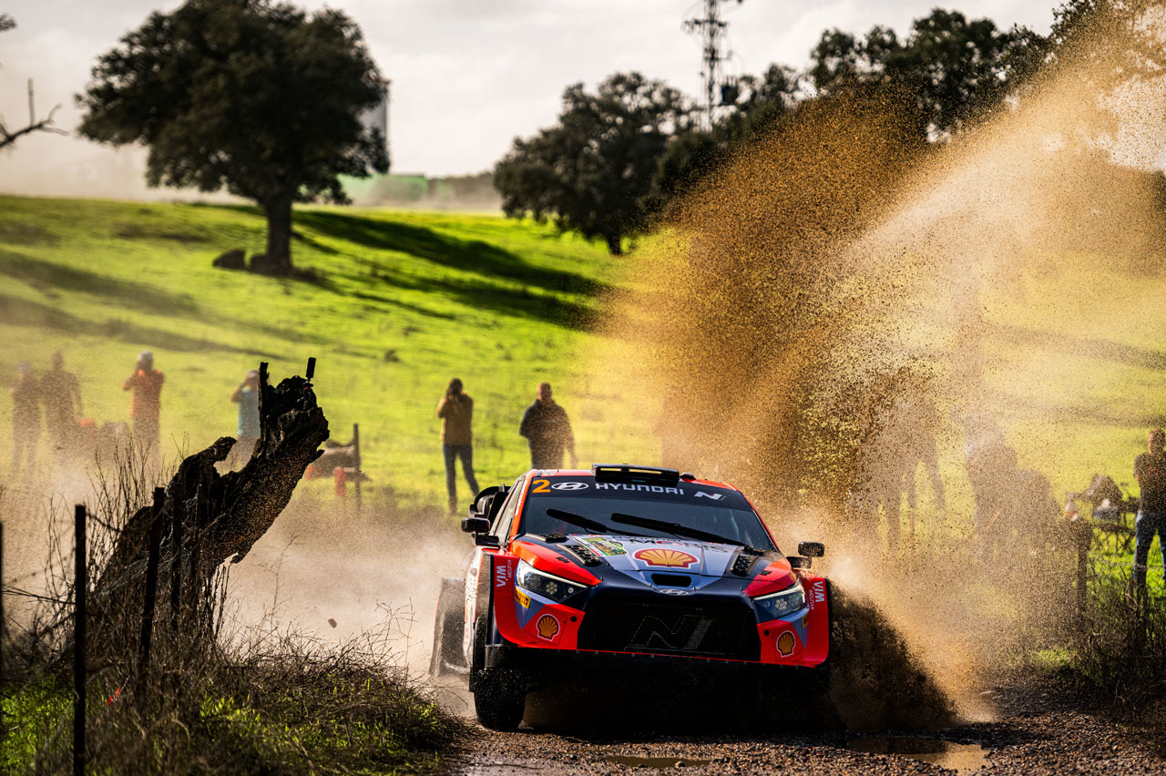 Dani Sordo con un Hyundai i20 Rally1 en el Rallye de Pozoblanco 2024
