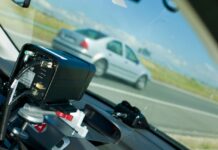 Cada vez hay más radares en coches privados en Francia, ¿los veremos en España? radares-coches-privados-francia