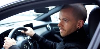 Los coches de Dabiz Muñoz que disfruta con Cristina Pedroche Dabiz Muñoz en su coche