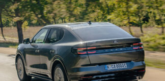 PRUEBA: Ford Capri Premium Rango Extendido RWD 77 kWh Ford Capri movimiento trasera