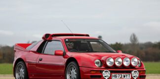 A subasta uno de los cuatro Ford RS200 S en Rojo Ferrari existentes en el mundo Ford RS200 S en Rojo Ferrari
