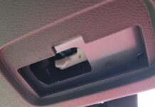 Este botón de emergencia desconocido del maletero de tu coche puede salvarte la vida en un siniestro