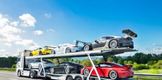 A subasta un camión MAN TGX 18.640 con un tráiler Rolfo Auriga y seis Porsche 911 992 a estrenar en un mismo lote, dos de ellos, de carreras subasta un camión MAN TGX 18.640 con un tráiler Rolfo Auriga y seis Porsche 911 992 a estrenar