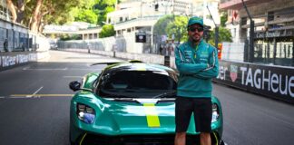Fernando Alonso prueba el impresionante Aston Martin Valhalla de 1.079 CV en las calles de Mónaco Fernando Alonso prueba el Aston Martin Valhalla en Mónaco