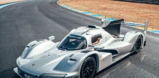 Porsche se ha vuelto loco creando el 963 RSP, el 911 GT1 Straßenversion del siglo XXI, y nosotros que lo celebramos Porsche 963 RSP