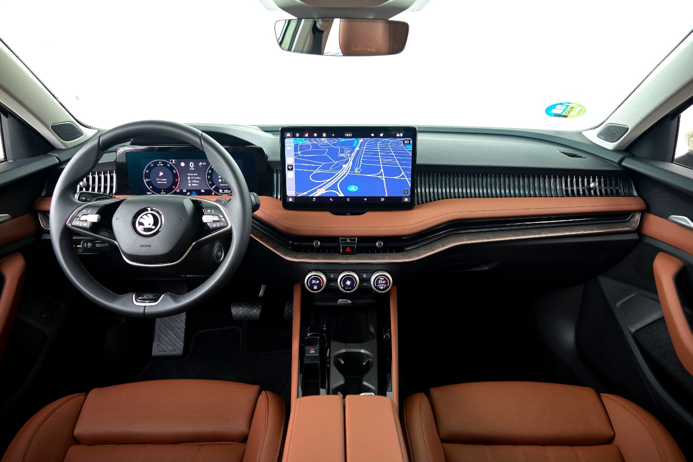 interior del Skoda Superb 1.5 TSI 150 CV mild-hybrid