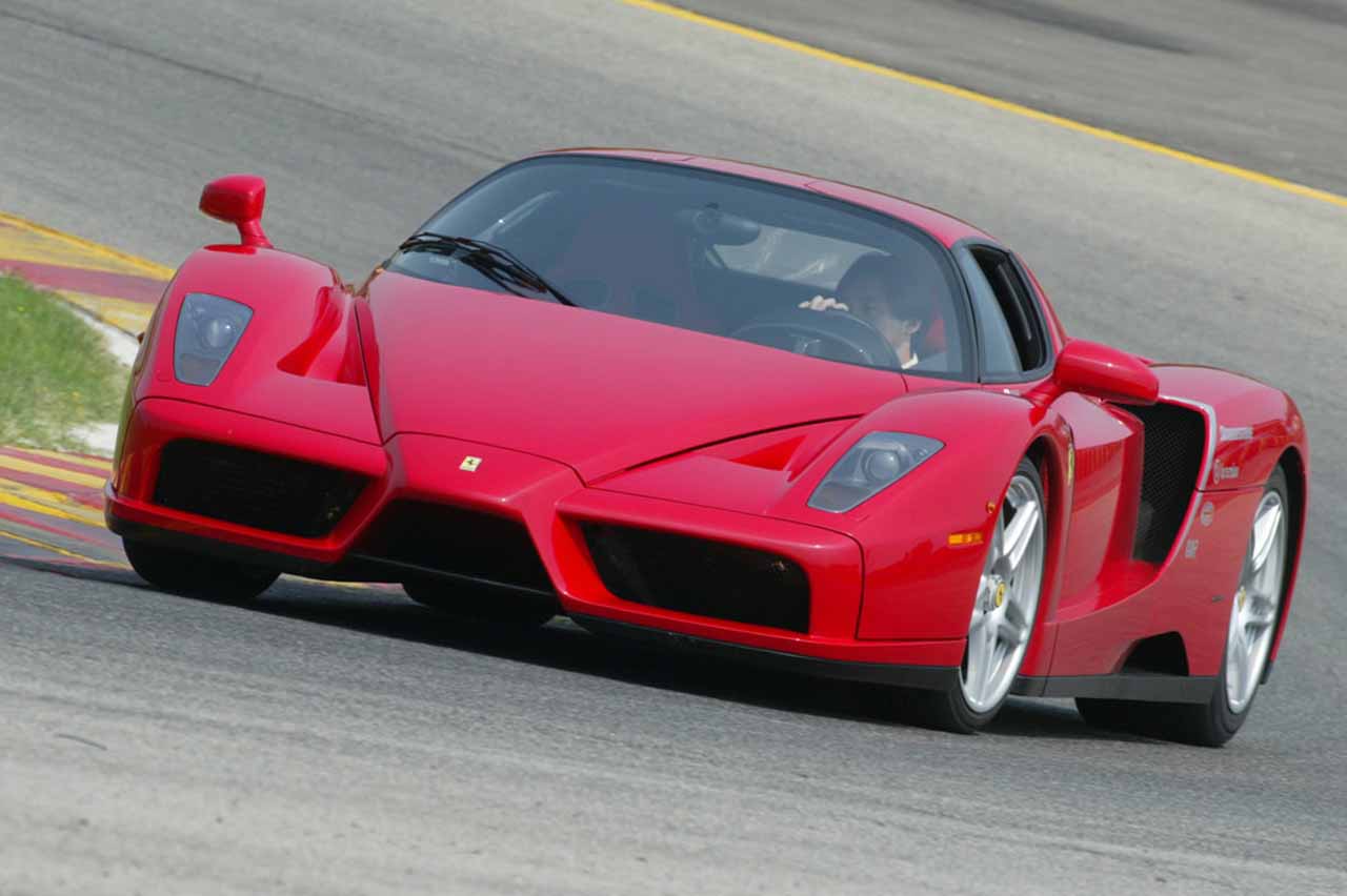 famosos no pueden comprar ferrari 