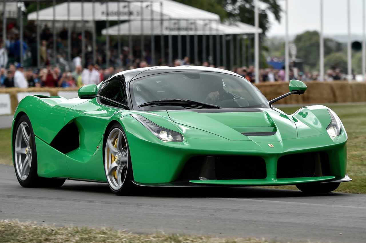 famosos no pueden comprar ferrari 