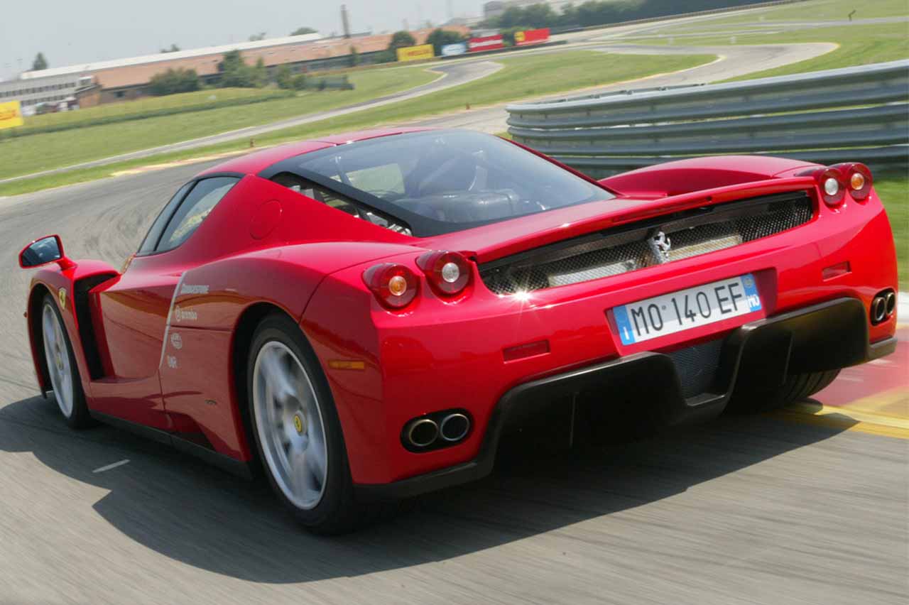 famosos no pueden comprar ferrari 