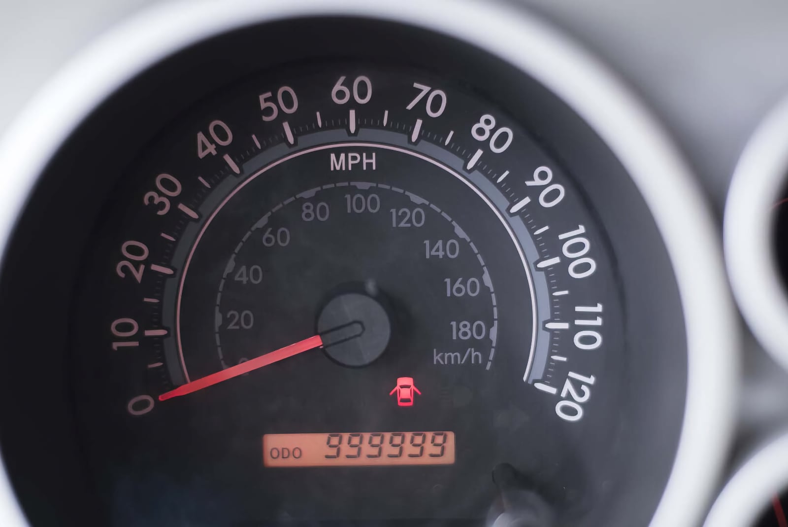 odómetro que marca 1.600.000 de la Toyota Tundra de Víctor Shepard