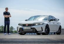 Max Verstappen no se corta y critica los coches de tracción delantera: "Creo que es muy aburrido. Para mí, es como la anticonducción" Max Verstappen junto al Honda Civic Type R, un coche de tracción delantera