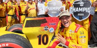 El piloto español Álex Palou se proclama campeón de la IndyCar por cuarta vez, tercera consecutiva Álex Palou celebrando su cuarto campeonato de la Indycar
