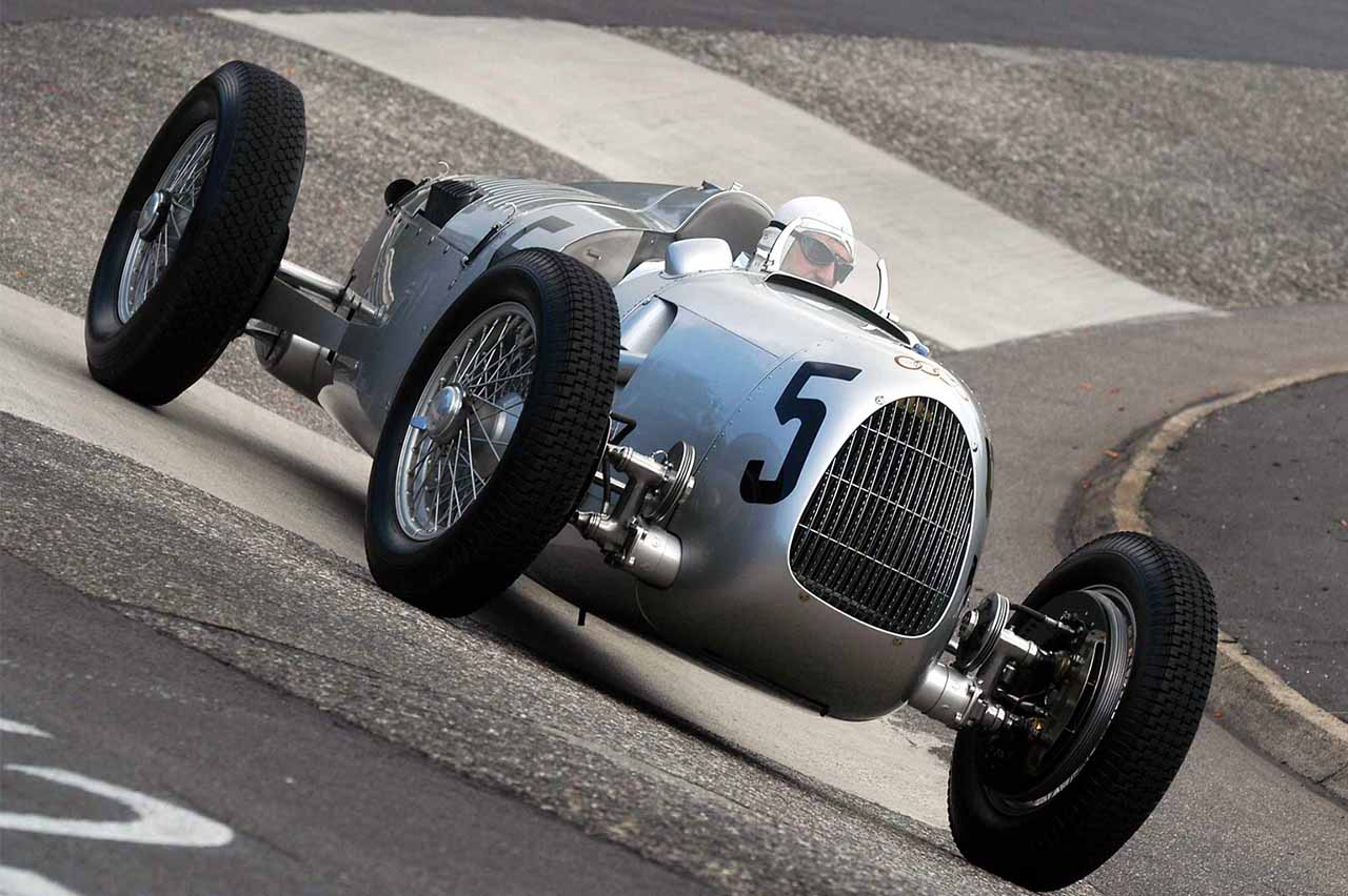 coches con motor de 16 cilindros 