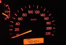 Nacho Rabadán, director general de la Confederación Española de gasolineras: “Lo que sí puede ser un problema es ir siempre al mínimo o en reserva, sobre todo en coches antiguos” gasolina-minimo-reserva