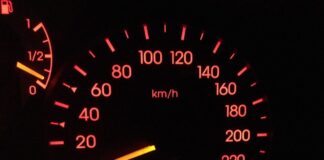 Nacho Rabadán, director general de la Confederación Española de gasolineras: “Lo que sí puede ser un problema es ir siempre al mínimo o en reserva, sobre todo en coches antiguos” gasolina-minimo-reserva