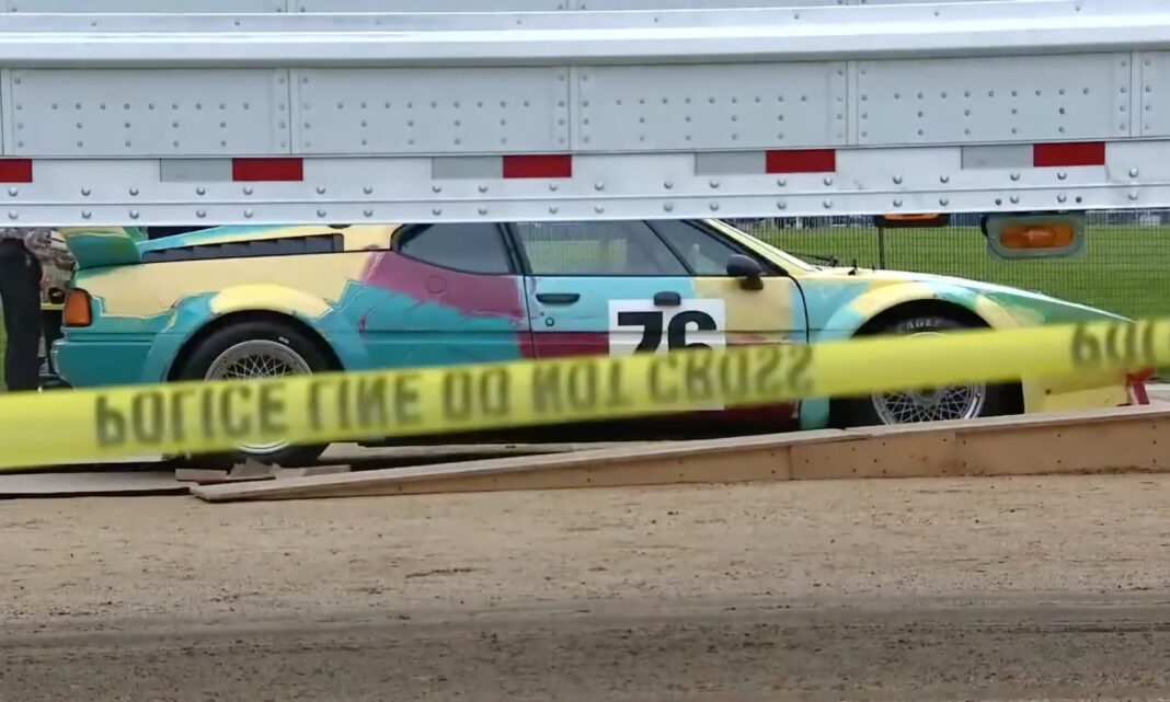 muere-conductor-camion-mientras-descargaba-bmw-m1-art-car-andy-warhol