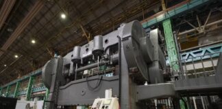 Toyota fabricaba coches en su planta de Brasil con una prensa mecánica de 1934 y es tan buena que la ha repatriado a Japón para seguir utilizándola toyota-prensa-mecanica-1934-komatsu