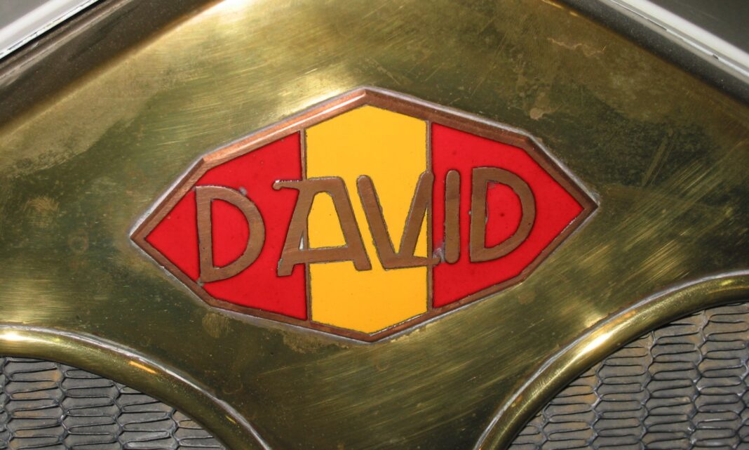 david-taxi-barcelona David, la marca que inventó los taxis negros y amarillos de Barcelona