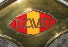 La peculiar combinación negro y amarillo de los taxis de Barcelona se debe a esta marca con nombre bíblico que se fundó mucho antes que SEAT David, la marca que inventó los taxis negros y amarillos de Barcelona