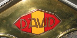 La peculiar combinación negro y amarillo de los taxis de Barcelona se debe a esta marca con nombre bíblico que se fundó mucho antes que SEAT David, la marca que inventó los taxis negros y amarillos de Barcelona