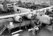 Ford es una de las marcas con más trayectoria en la industria del automóvil, pero no sólo fabricó coche. También hizo uno de los bombarderos más famosos de la Segunda Guerra Mundial Ford fabricó bombarderos en la Segunda Guerra Mundial