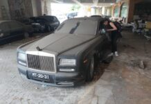 Un YouTuber entra en un hotel de lujo abandonado y encuentra una flota de coches de alta gama, entre ellos, varios Rolls-Royce Phantom Hotel de lujo abandonado con una flota de coches de alta gama