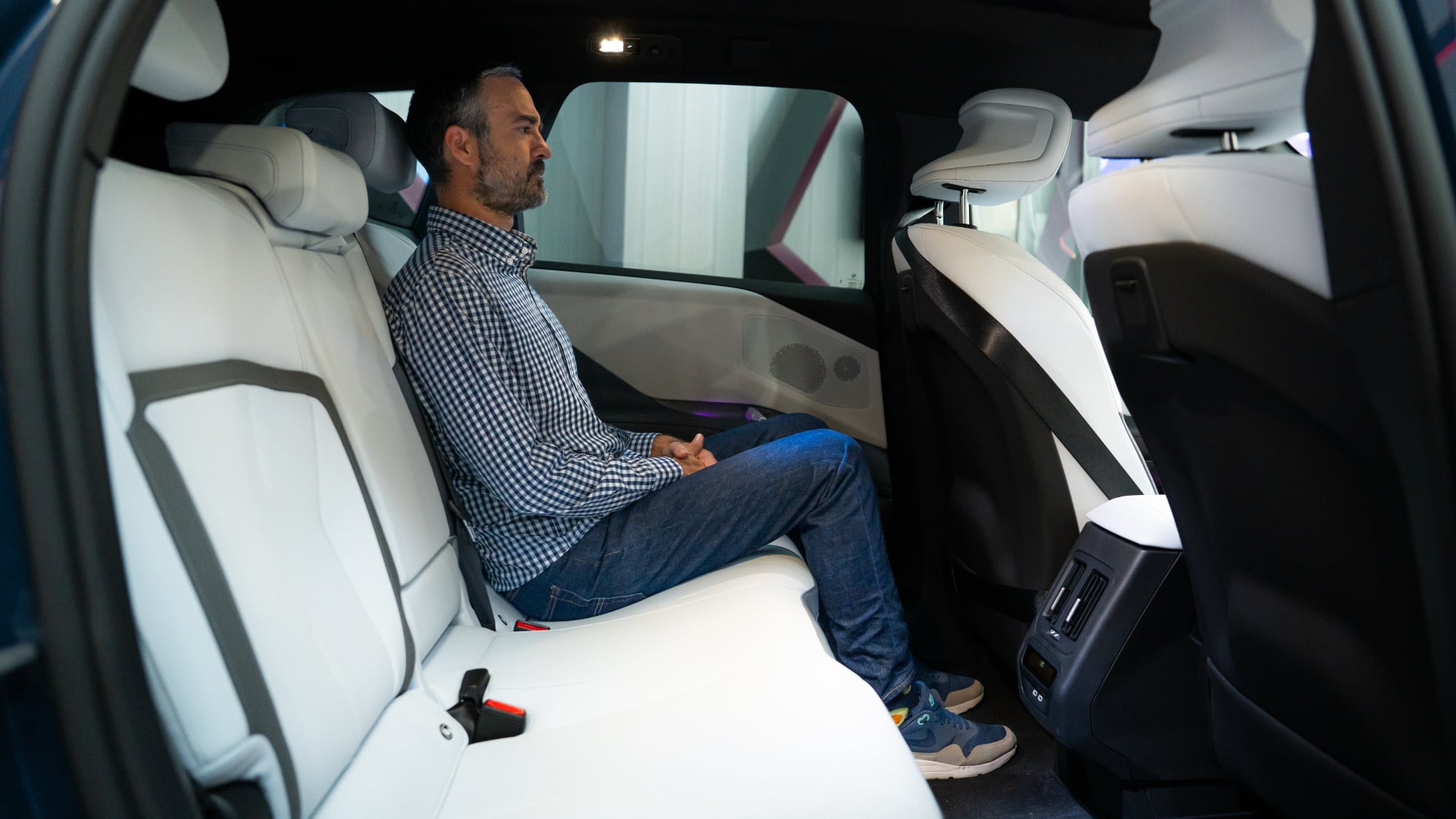 plazas traseras del nuevo BMW iX3 2026 plazas traseras del nuevo BMW iX3 2026