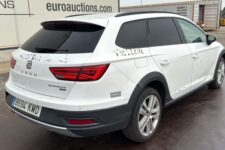 Suasta Seat León coche-patrulla Ertzaintza