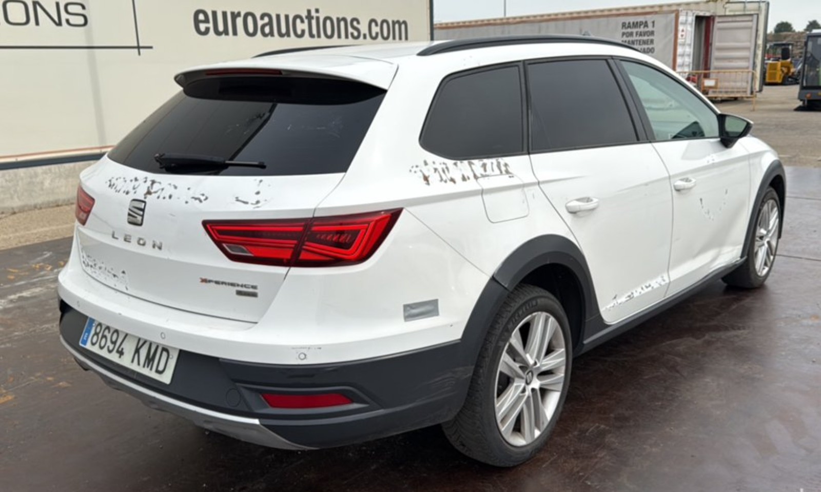 Suasta Seat León coche-patrulla Ertzaintza