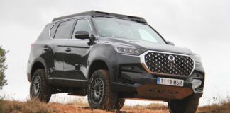 KGM lanza en España dos paquetes exclusivos con especificaciones que mejoran las cualidades off-road de sus todoterrenos Rexton y Musso KGM Rexton Aventura off-road 4x4