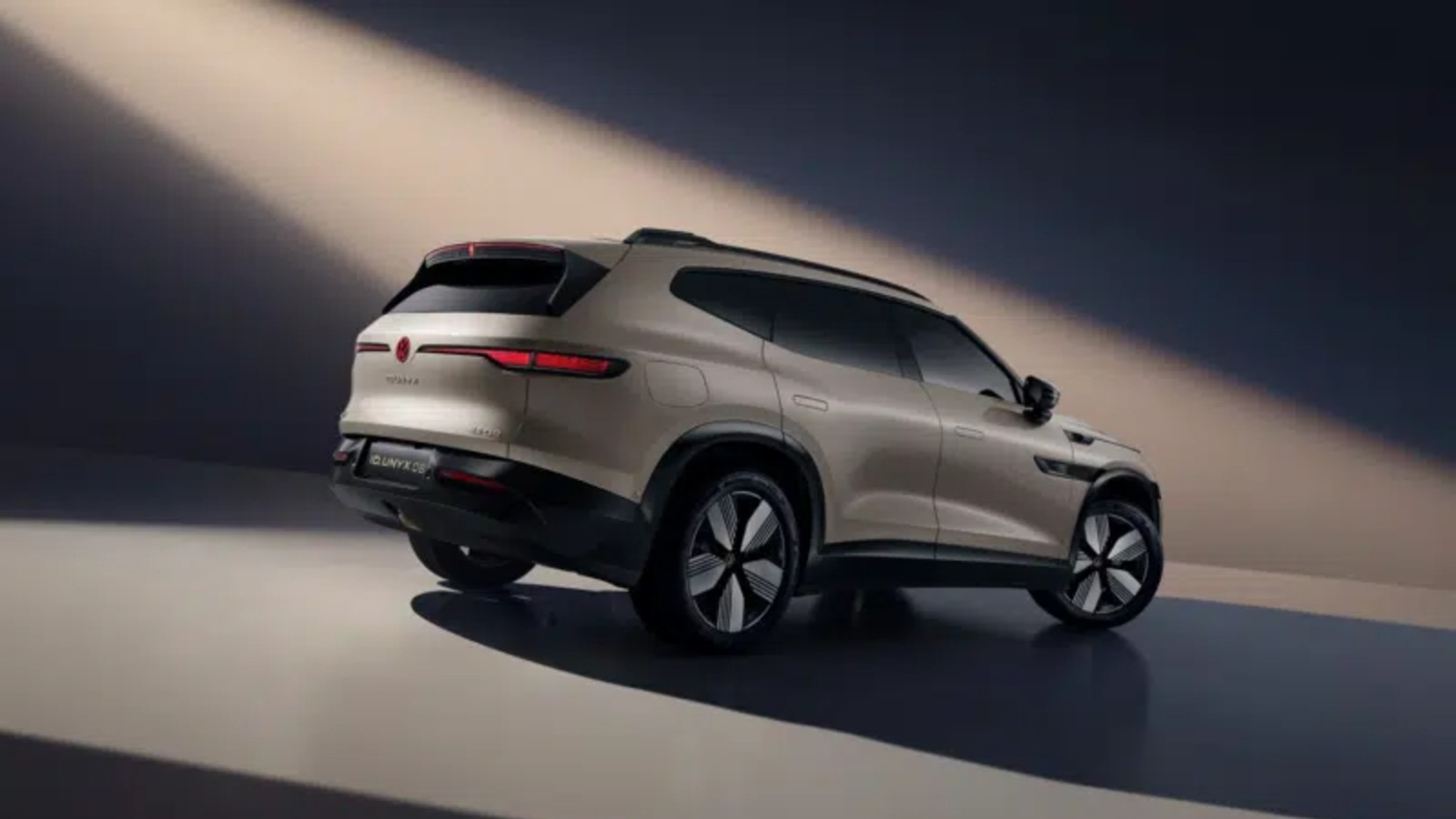 Volkswagen ID. Unyx 08 logotipo lobo iluminado