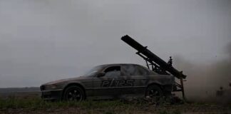 El ejército ucraniano convierte un BMW Serie 7 E38 en un lanzacohetes en la guerra contra Rusia BMW Serie 7 E38 lanzacohetes