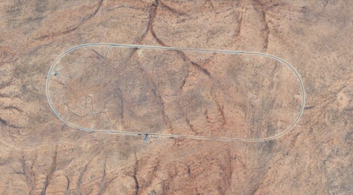 Este circuito de pruebas está en Sudáfrica y permaneció oculto durante casi 20 años hasta que se ha localizado en Google Earth Circuito de pruebas Sudáfrica
