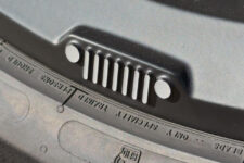 Jeep Compass Huevo Pascua parrilla llanta