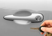 Cómo evitar una descarga de electricidad estática cuando sales del coche Evitar descarga estática coche