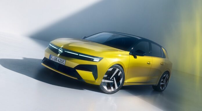 Opel Astra 2026, el compacto alemán recibe una actualización estética y de equipamiento Opel Astra 2026