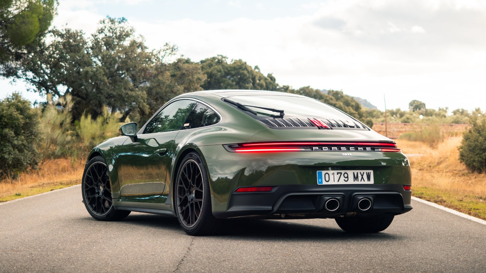 Tres cuartos trasero del Porsche 911 Cuarenta Edition