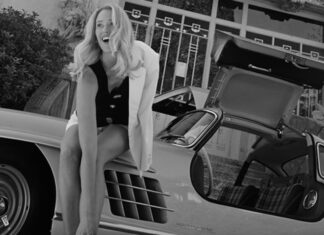 Aquí está el calendario HK Engineering 2026 con el Mercedes SL 300 como protagonista, inspirado en la Dolce Vita Calendario HK Engineering 2026