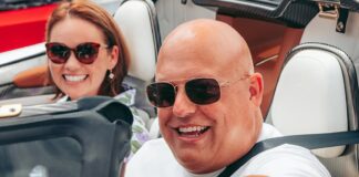 Christian von Koenigsegg fabrica algunos de los hiperdeportivos más exclusivos y rápidos del mundo. Como coche de diario, tiene una de las pelotillas más deseadas Christian von Koenigsegg