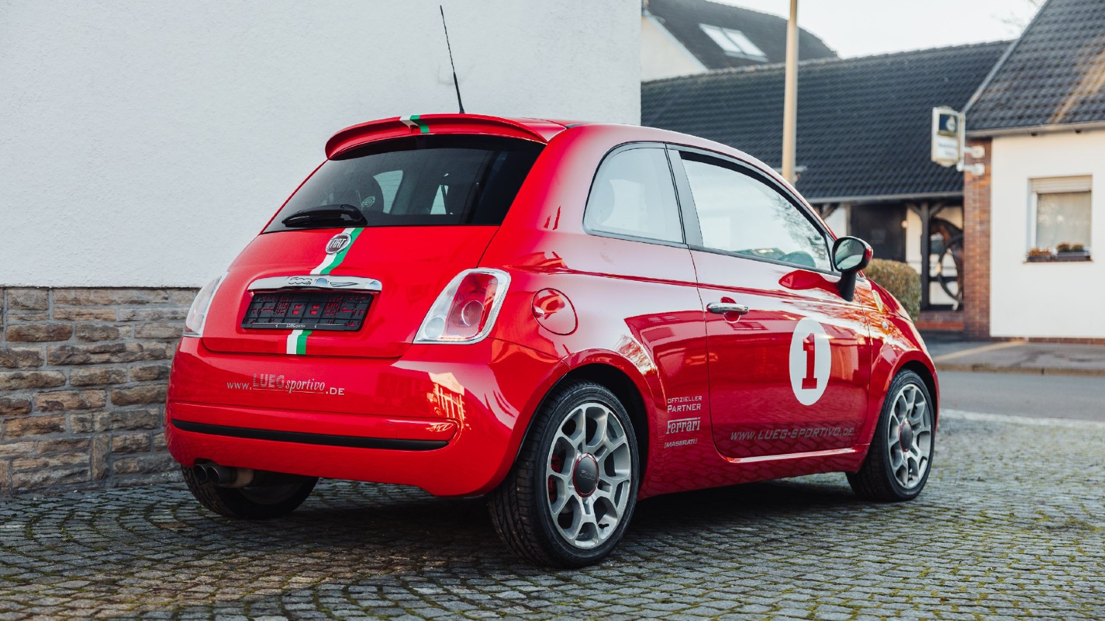 Fiat 500 Ferrari Dealer Edition
