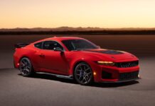 Desvelado el nuevo Ford Mustang Dark Horse SC, una versión menos radical que el GTD con un V8 sobrealimentado Ford Mustang Dark Horse SC